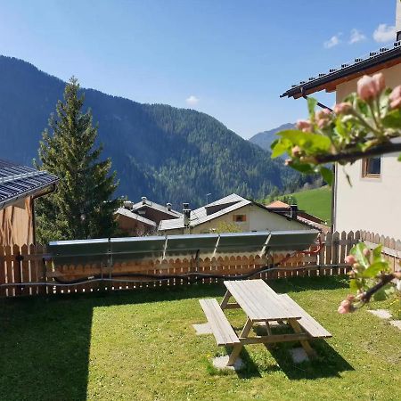 App. Monte Pore - Agriturismo La Majon كوليه سانتا لوسيا المظهر الخارجي الصورة